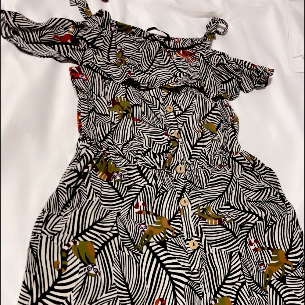 Mini floral summer dress. Size small. Zara basic brand